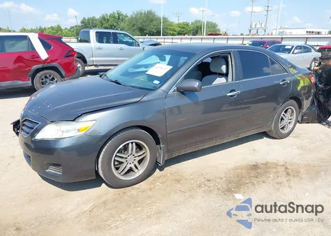 2010 Toyota Camry Le z USA, uszkodzony, nr VIN 4T4BF3EK4AR013283